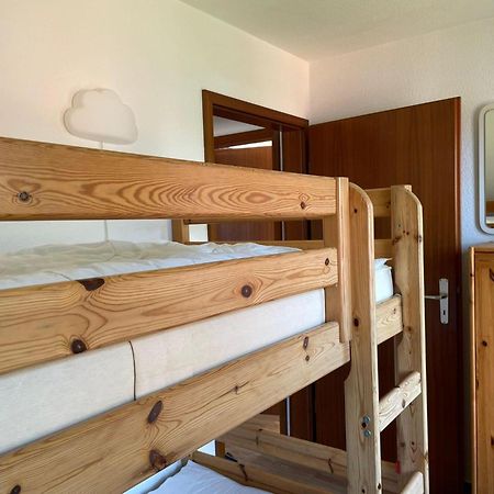 Ferienwohnung-Nils-Holgerson-Mit-Balkon-Zwischen-Strand-Wald-Wiese-Im-Suedosten-Der-Insel-Ruegen Gustow  エクステリア 写真
